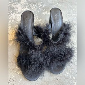 NA-KD feather heels black